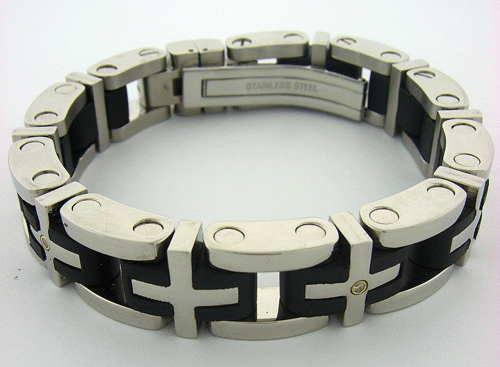 Detailed view of the Black Rubber Bike Link Men's Steel Bracelet featuring diamonds and 14K gold accents