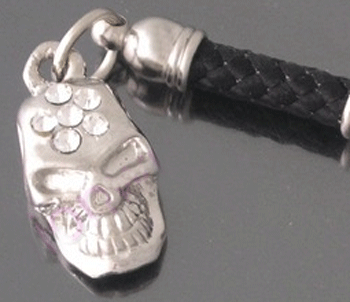 Detailed view of the 80mm Alloy CZ Mobile Pone Strap Dangle showcasing a 20mm skull ornament crafted from premium alloy and cubic zirconia stones.