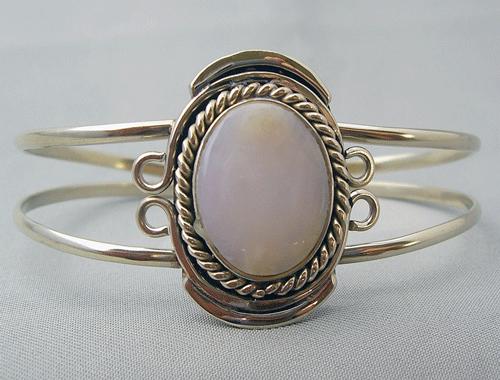 Artisan crafted adjustable White Agate Bracelet with natural stone beads